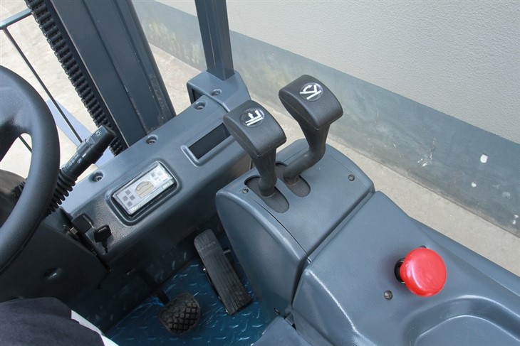 Full Electric Three-wheel Seated Reach Lift Forklift, Counterbalance Wheel Pallet Stacker